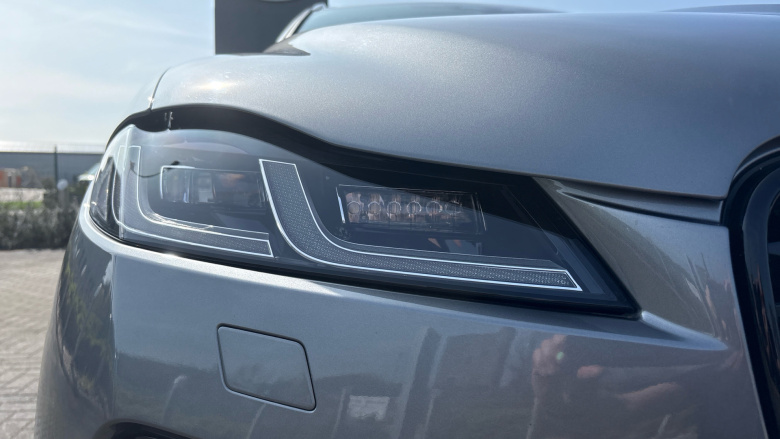 Jaguar F-Pace 2.0 D200 R-Dynamic HSE Black 5dr Auto AWD Diesel Estate